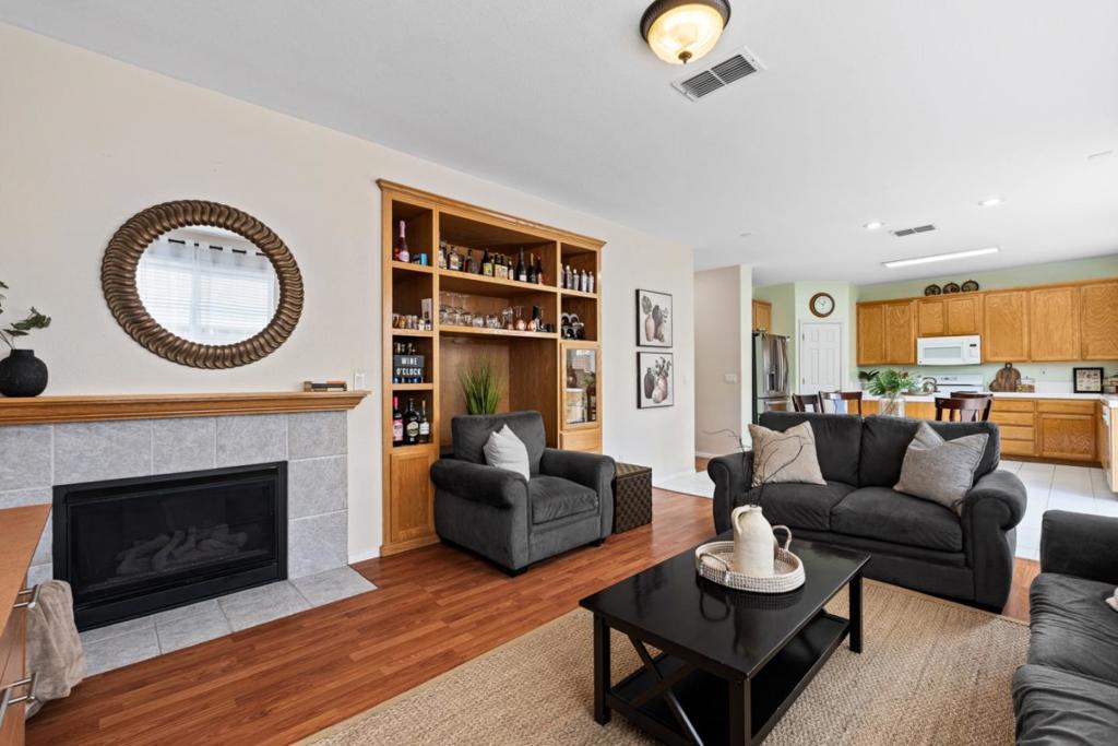 2943 Rugby Court Property Photo 15