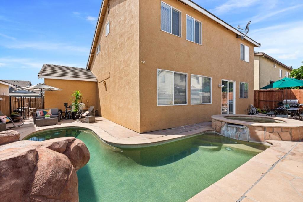 2943 Rugby Court Property Photo 32