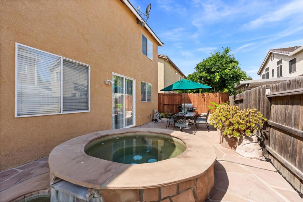 2943 Rugby Court Property Photo 34