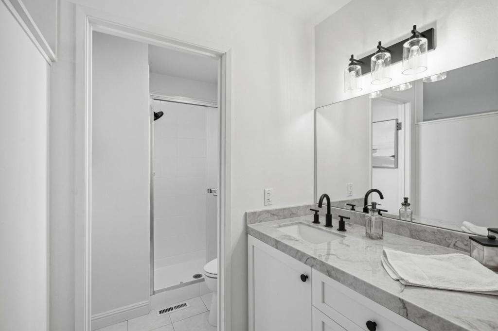 6250 Lillian Way Property Photo 16