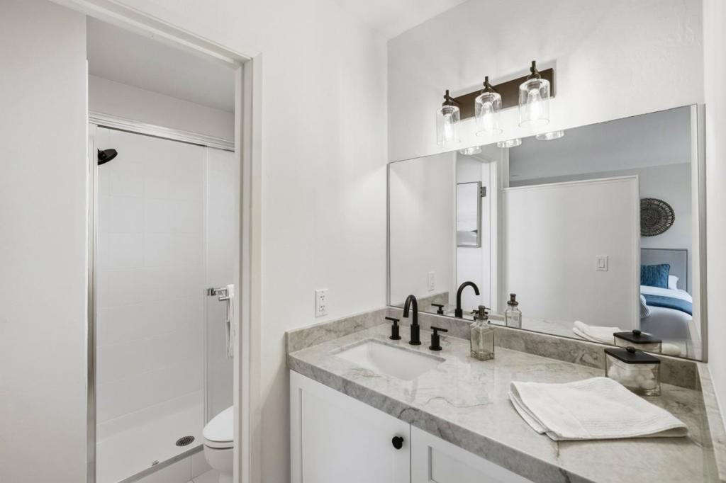 6250 Lillian Way Property Photo 17