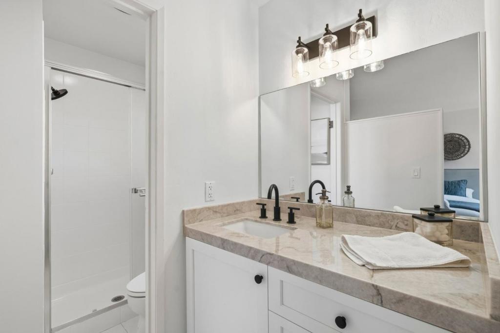 6250 Lillian Way Property Photo 19