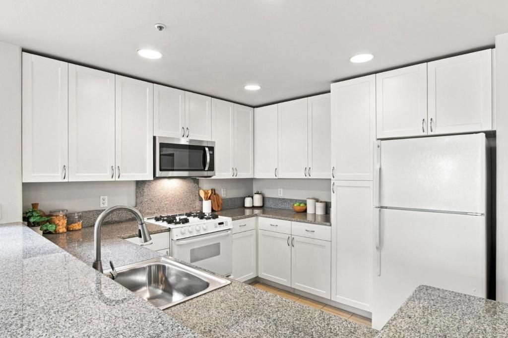 20488 Stevens Creek Boulevard 2211 Property Photo 8