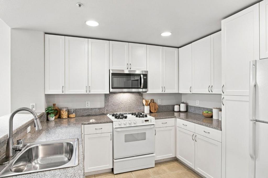 20488 Stevens Creek Boulevard 2211 Property Photo 10