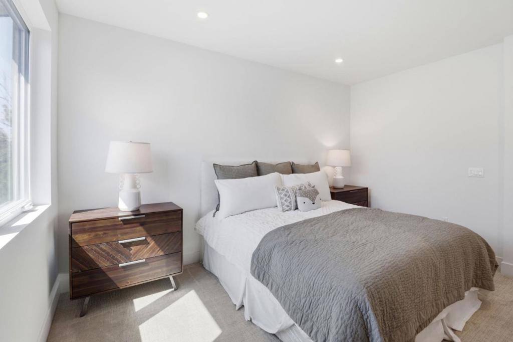 1107 Juana Court Property Photo 17