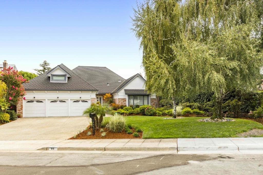 15 Woodleaf Avenue Property Photo 2