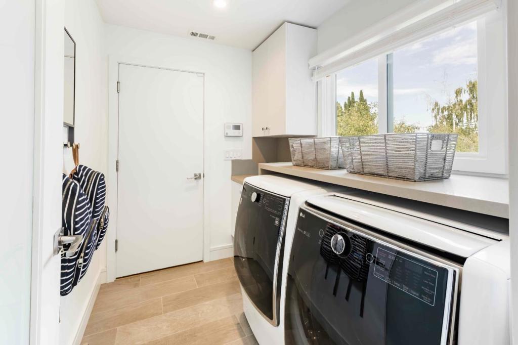 15 Woodleaf Avenue Property Photo 10