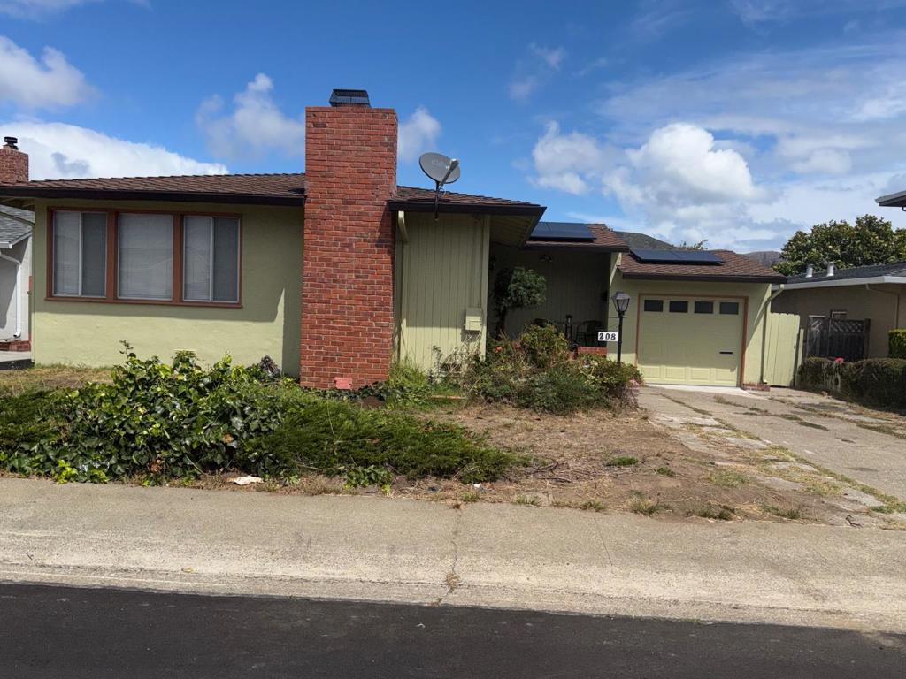 208 Camaritas Avenue Property Photo 1