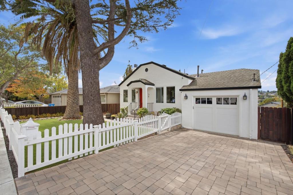 1817 Bayview Avenue Property Photo 2