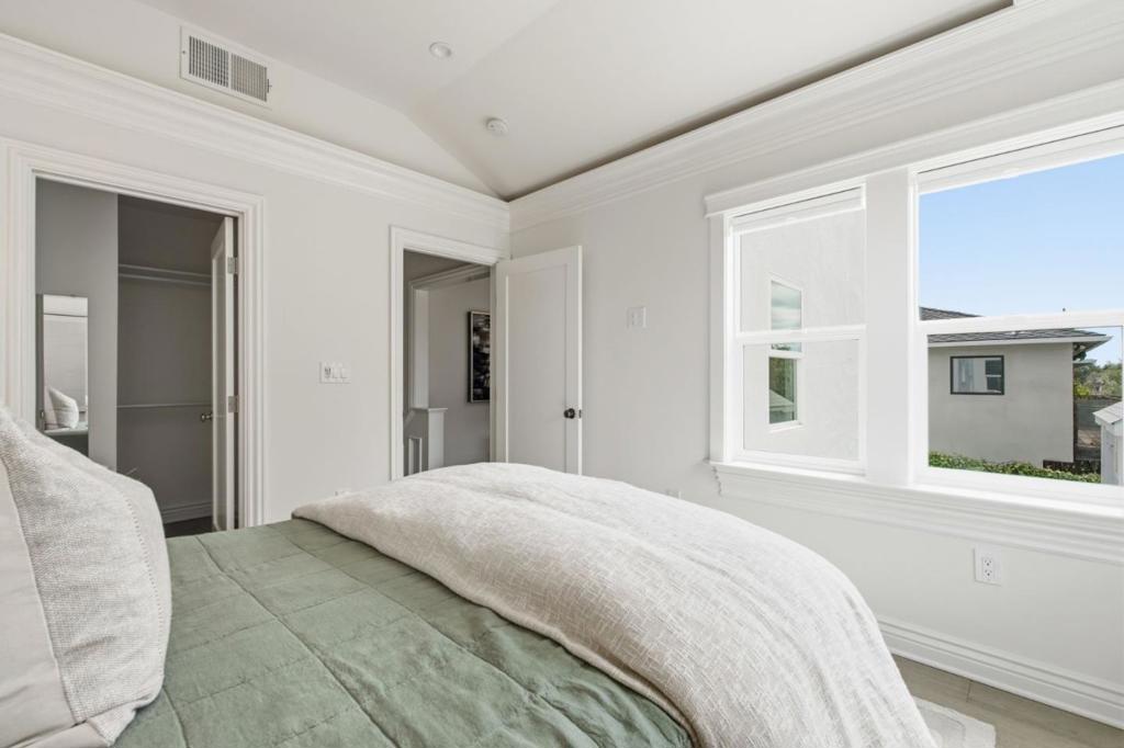 1817 Bayview Avenue Property Photo 18
