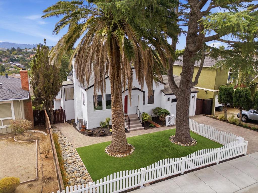 1817 Bayview Avenue Property Photo 40