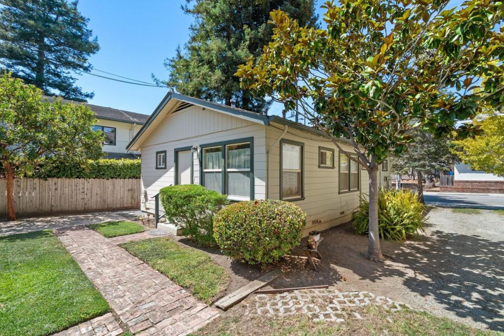516 Capitola Avenue Property Photo 22