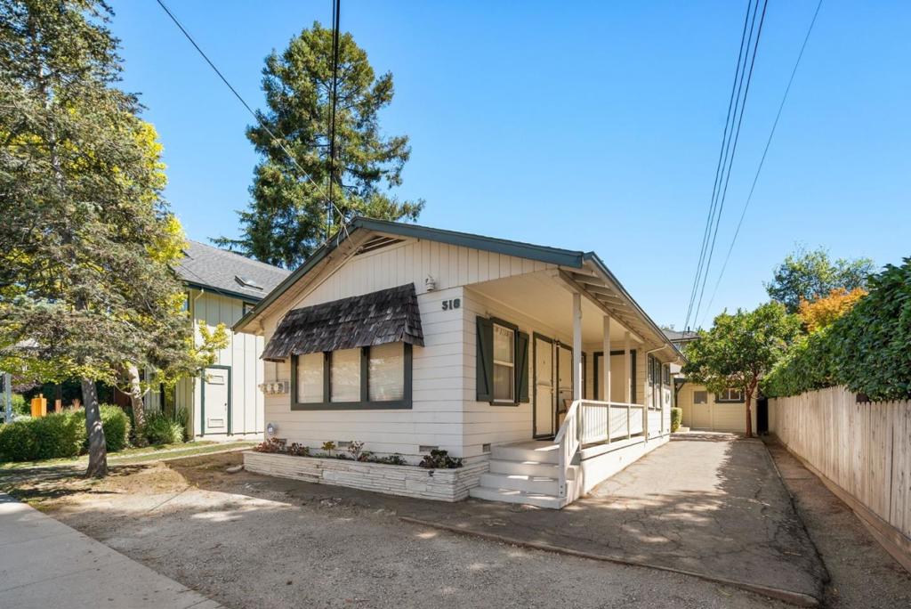 516 Capitola Avenue Property Photo 30