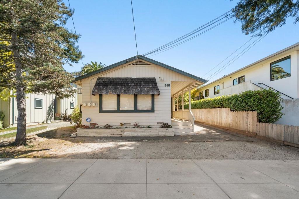 516 Capitola Avenue Property Photo 31