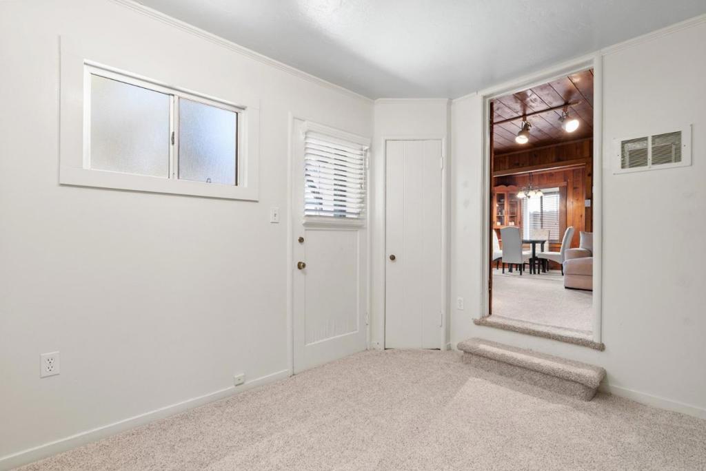516 Capitola Avenue Property Photo 13
