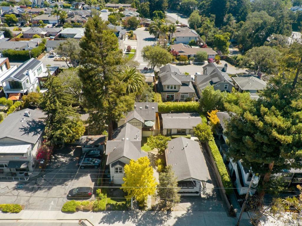 516 Capitola Avenue Property Photo 35
