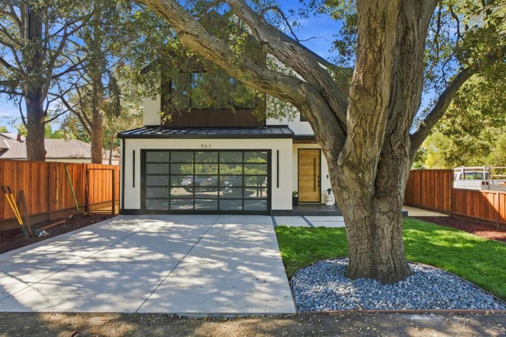 563 Encina Avenue Property Photo 2