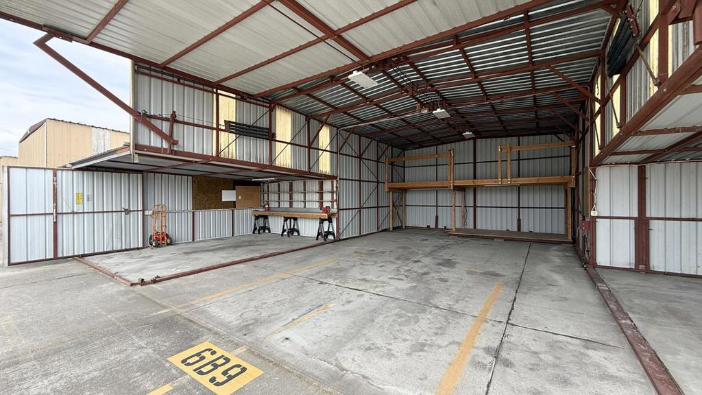 Port-a-port Hangar Oakland Airport N Field Property Photo 6
