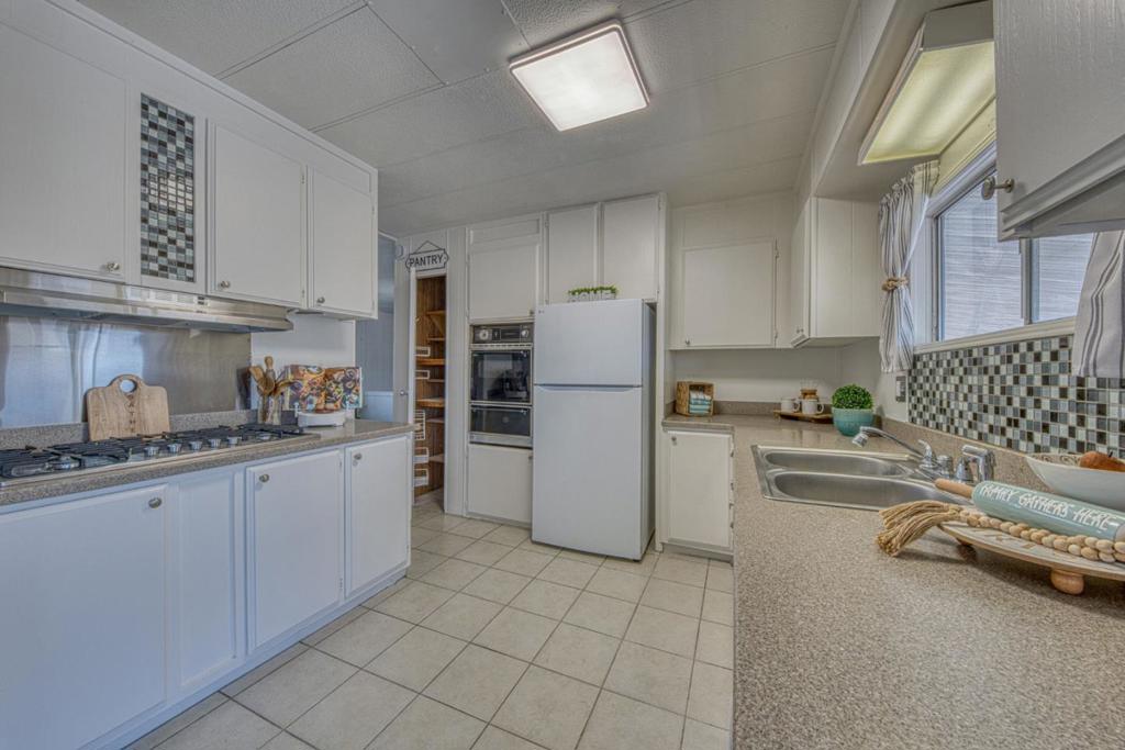 150 Kern Street 37 Property Photo 14