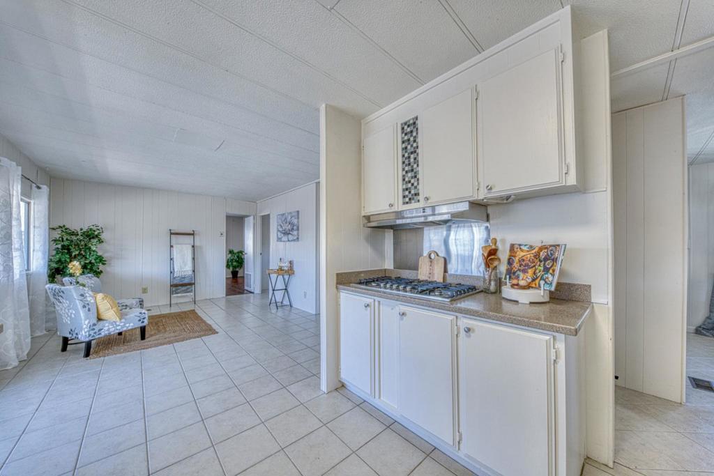 150 Kern Street 37 Property Photo 15