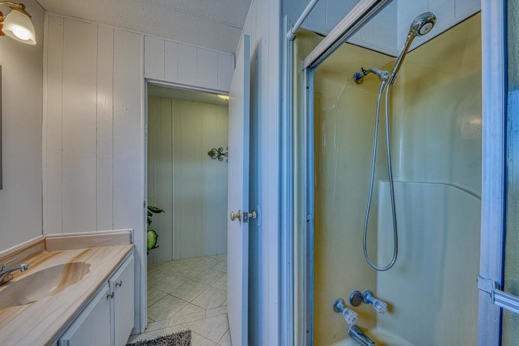 150 Kern Street 37 Property Photo 30