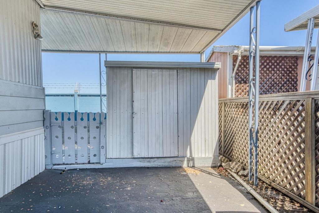 150 Kern Street 37 Property Photo 36
