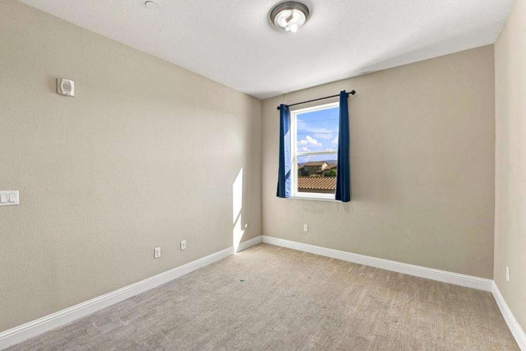 2756 Goble 2 Property Photo 17