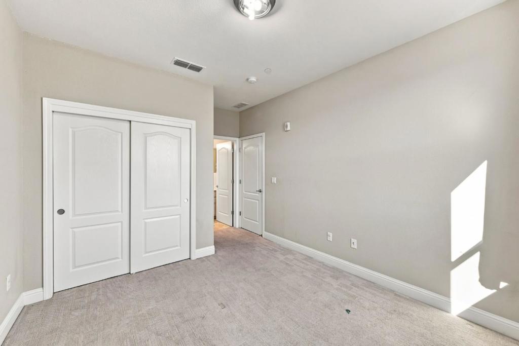 2756 Goble 2 Property Photo 18