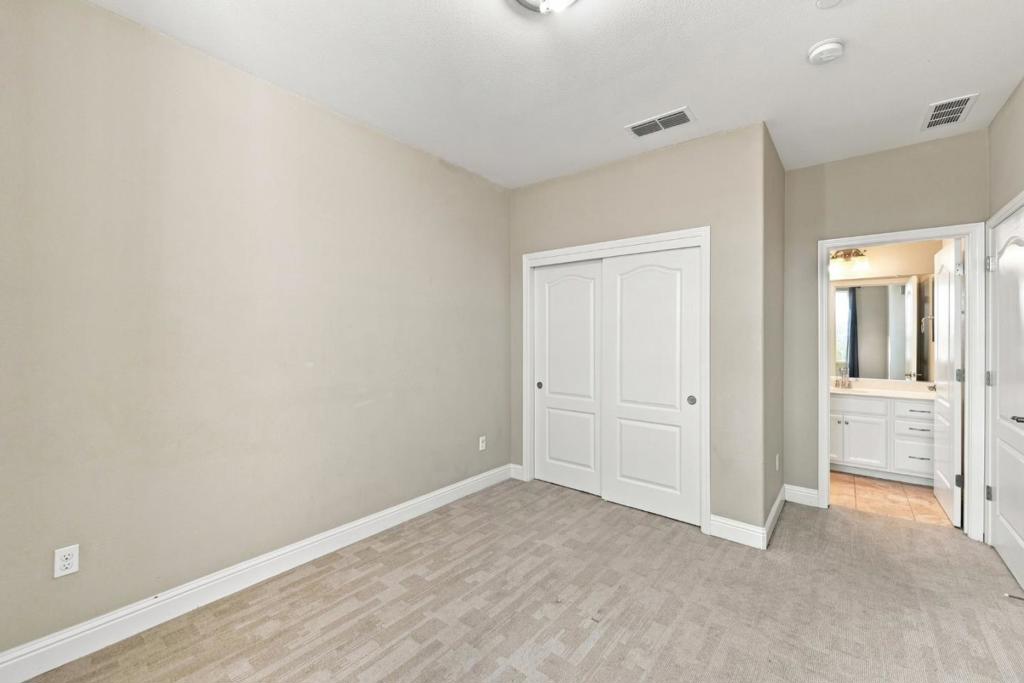 2756 Goble 2 Property Photo 19