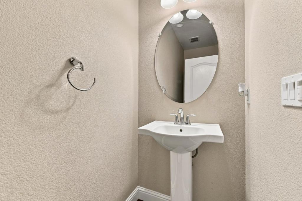 2756 Goble 2 Property Photo 23