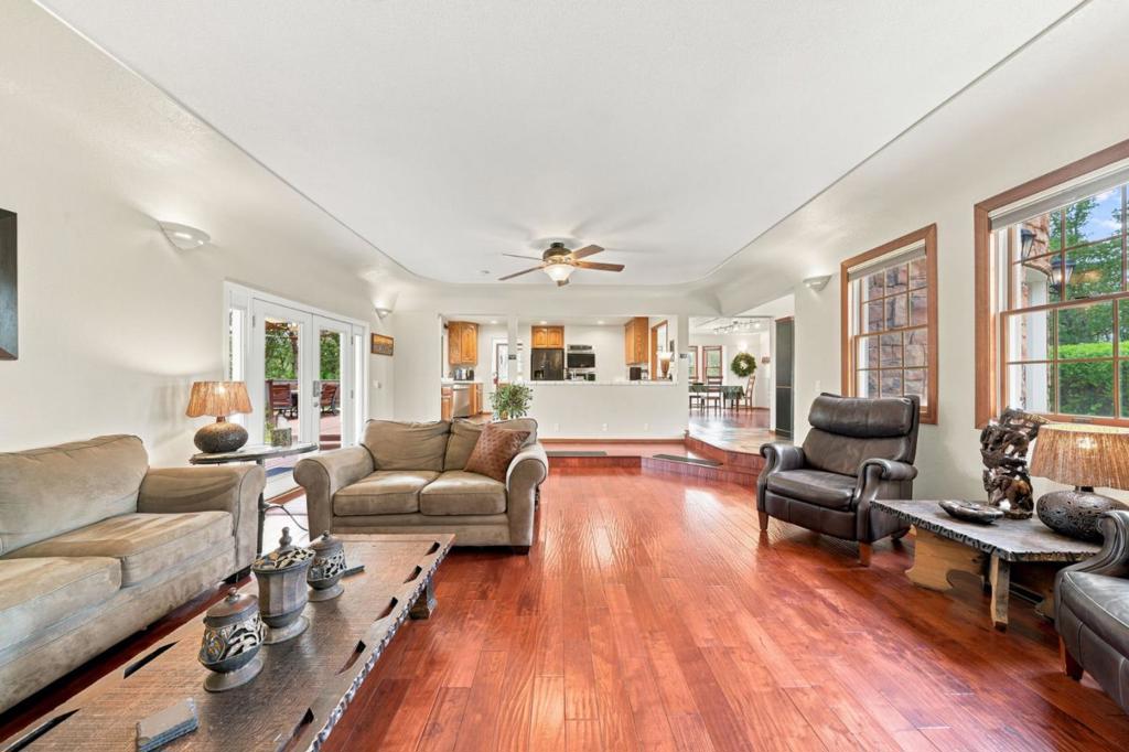 19177 Hollow Lane Property Photo 16