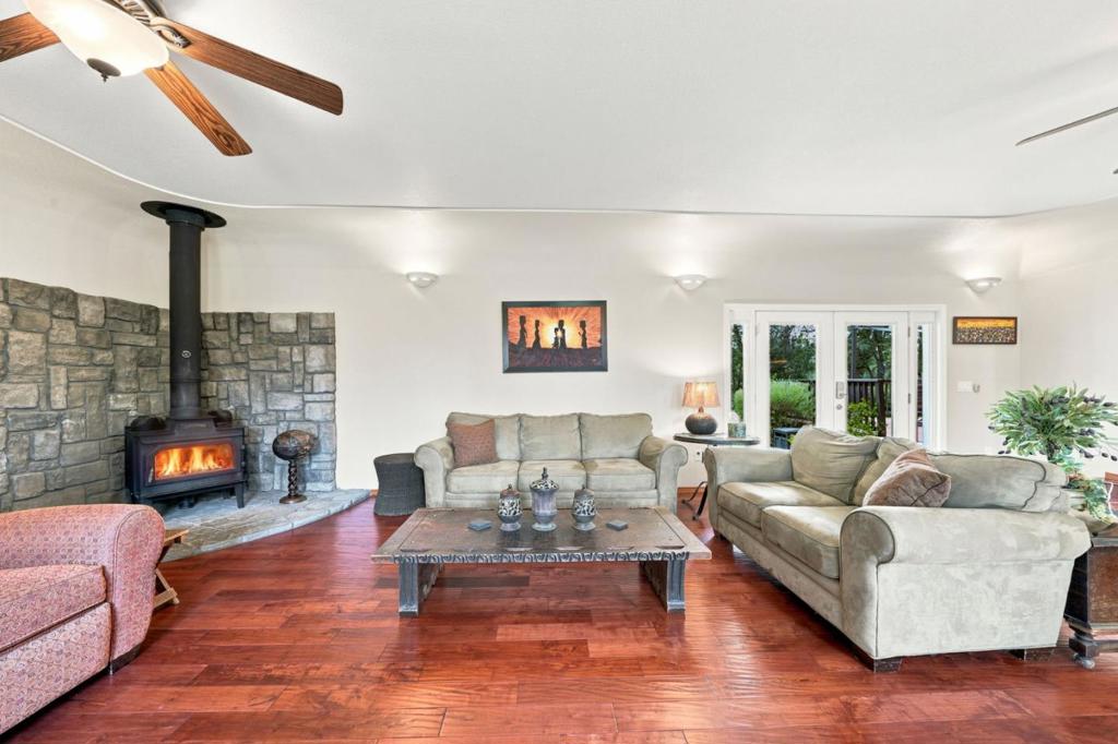 19177 Hollow Lane Property Photo 18