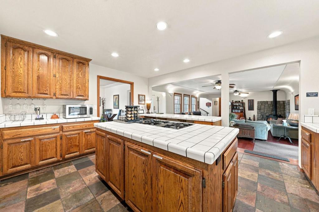 19177 Hollow Lane Property Photo 31