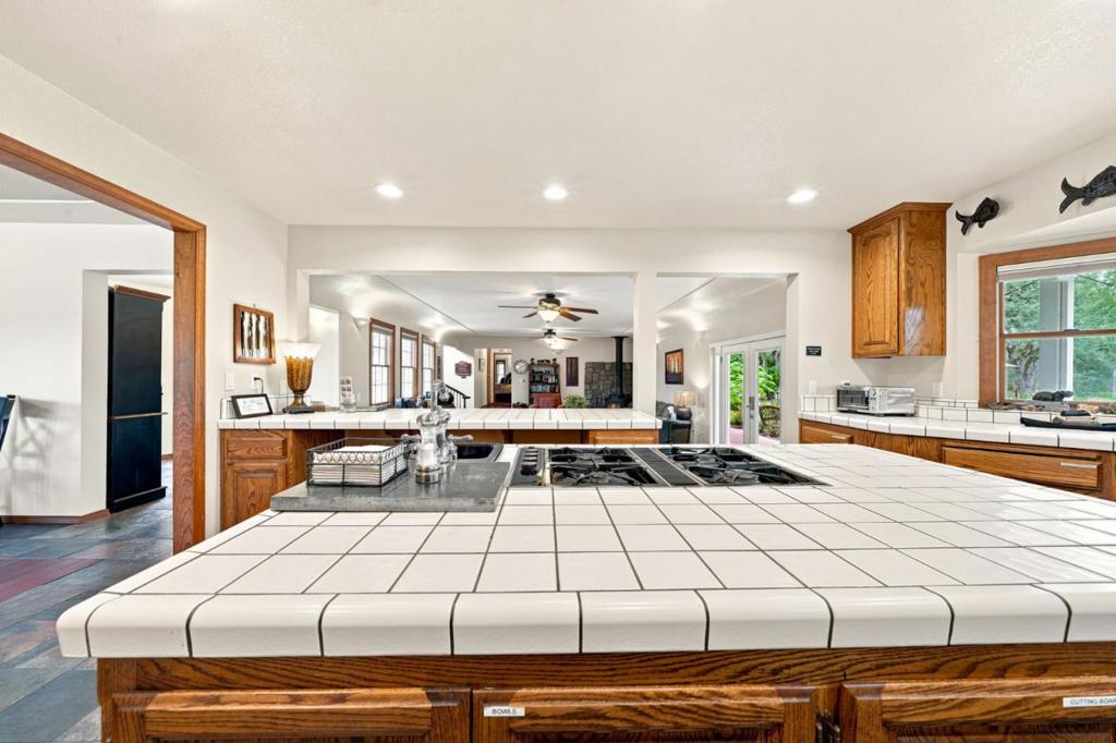 19177 Hollow Lane Property Photo 33