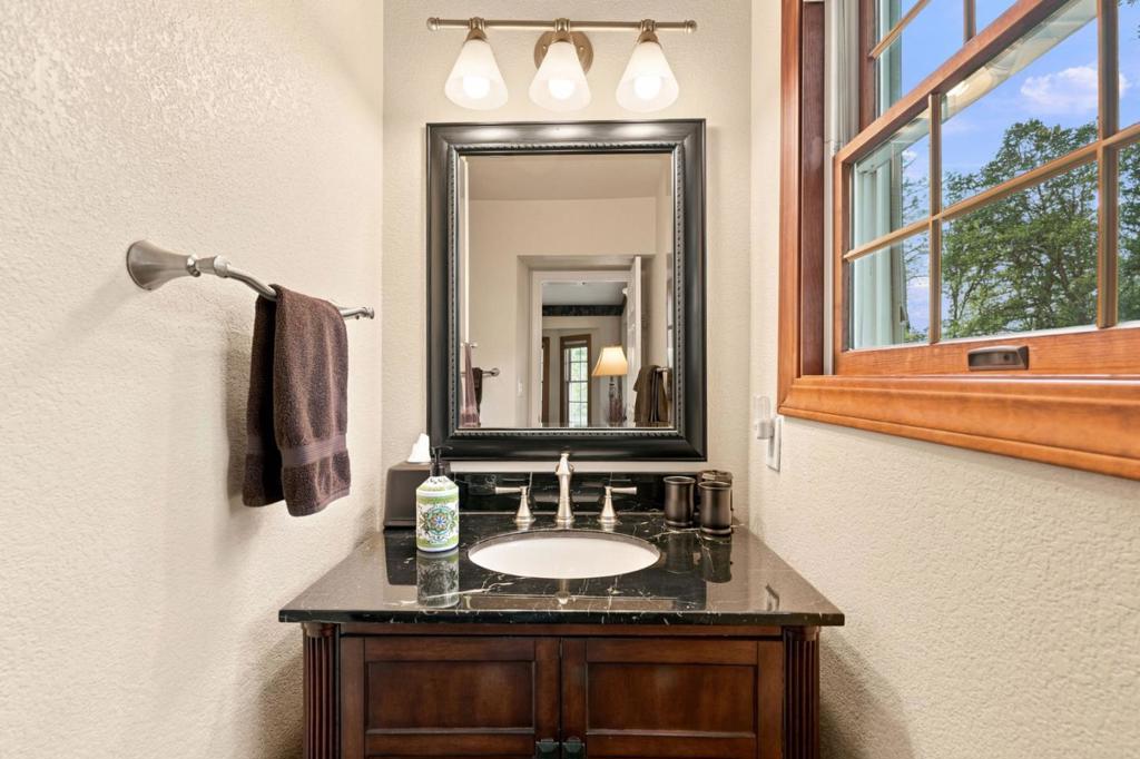 19177 Hollow Lane Property Photo 43