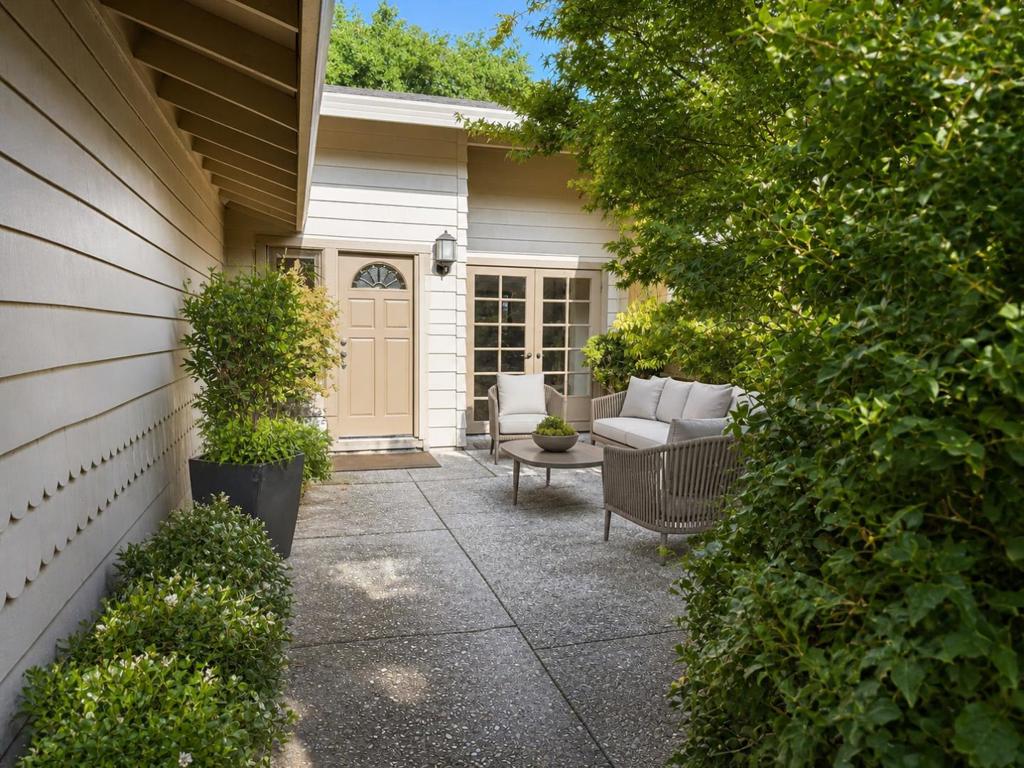 7020 Via Cielo Property Photo 2