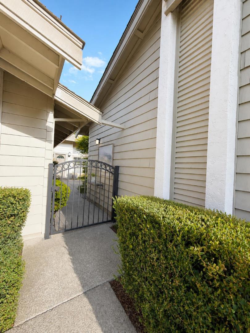7020 Via Cielo Property Photo 3
