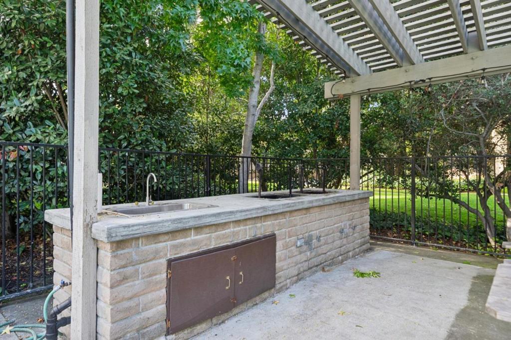 19417 Vineyard Lane Property Photo 24