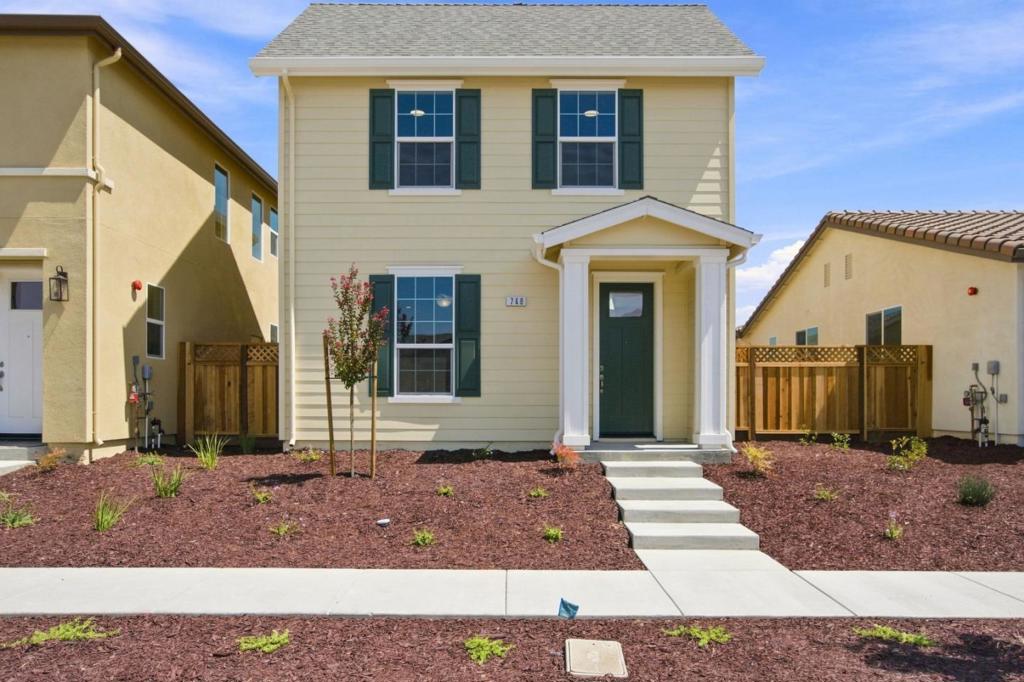 748 Aurora Way Property Photo 1