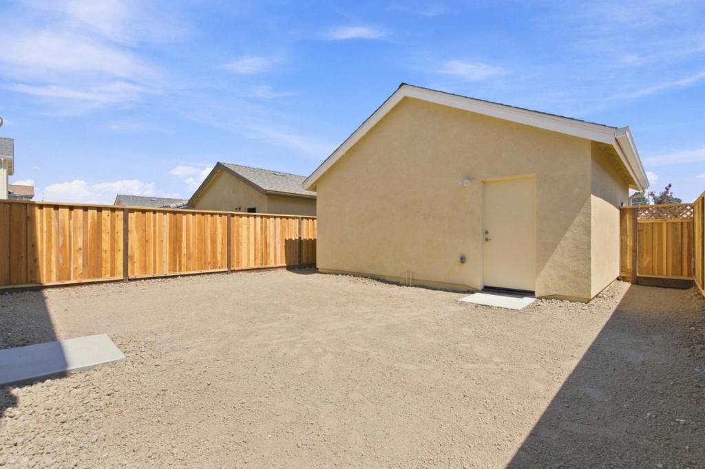 748 Aurora Way Property Photo 7