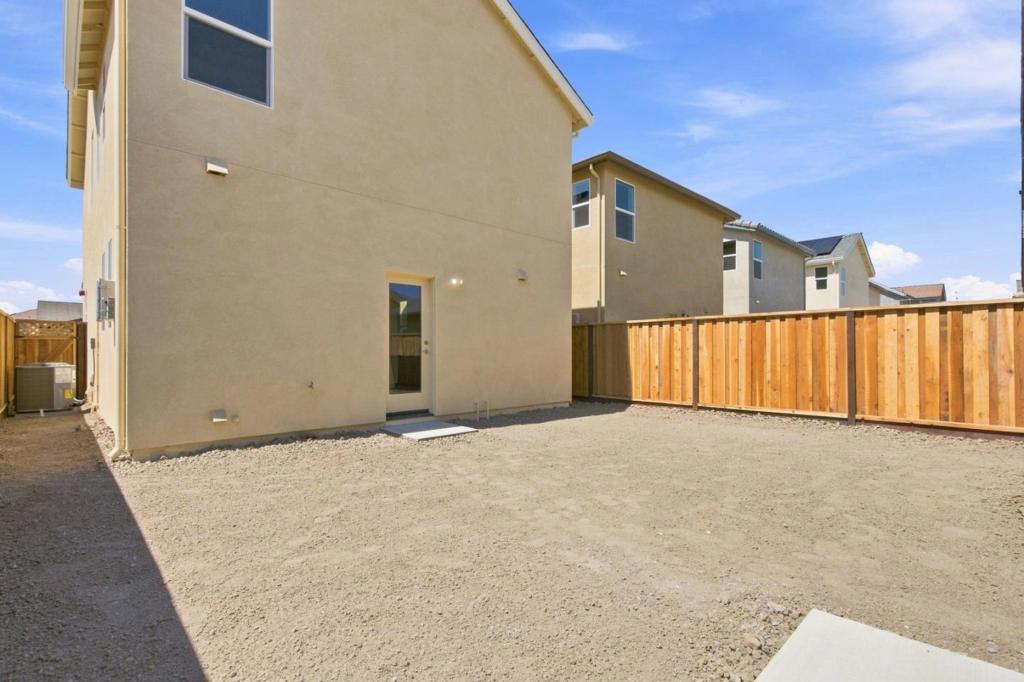 748 Aurora Way Property Photo 8