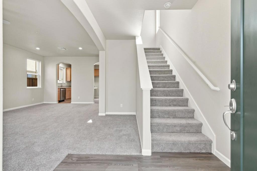 748 Aurora Way Property Photo 13