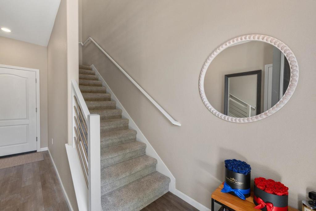 133 Llano De Los Robles Avenue 3 Property Photo 6