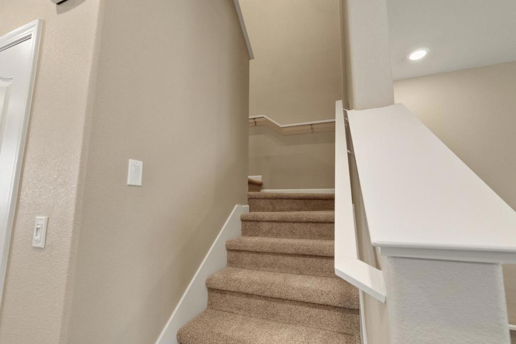 133 Llano De Los Robles Avenue 3 Property Photo 25