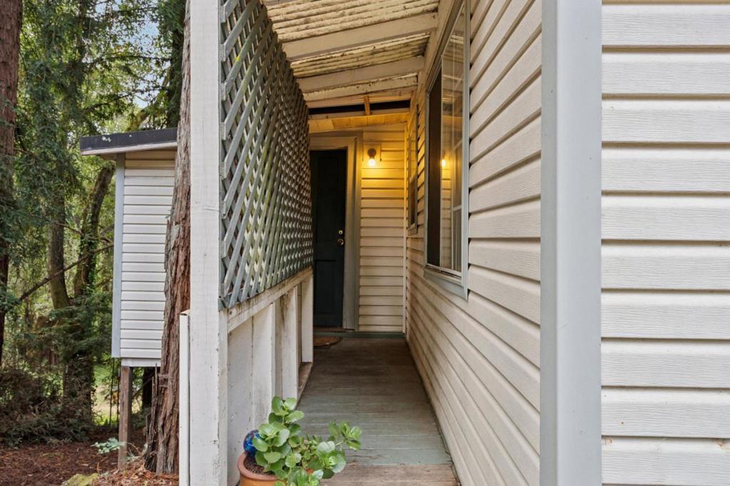 180 Cresta Drive Property Photo 3