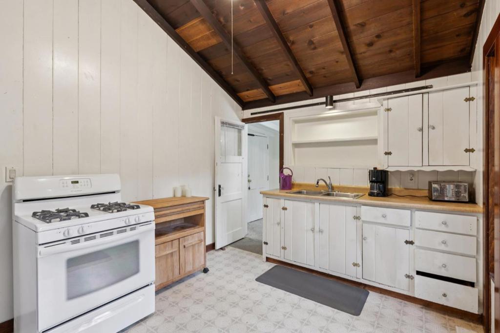 180 Cresta Drive Property Photo 37