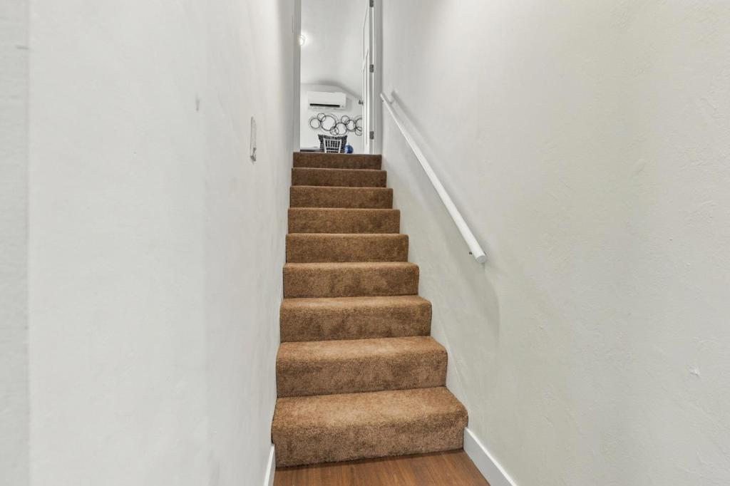 1121 Elmer Street Property Photo 16