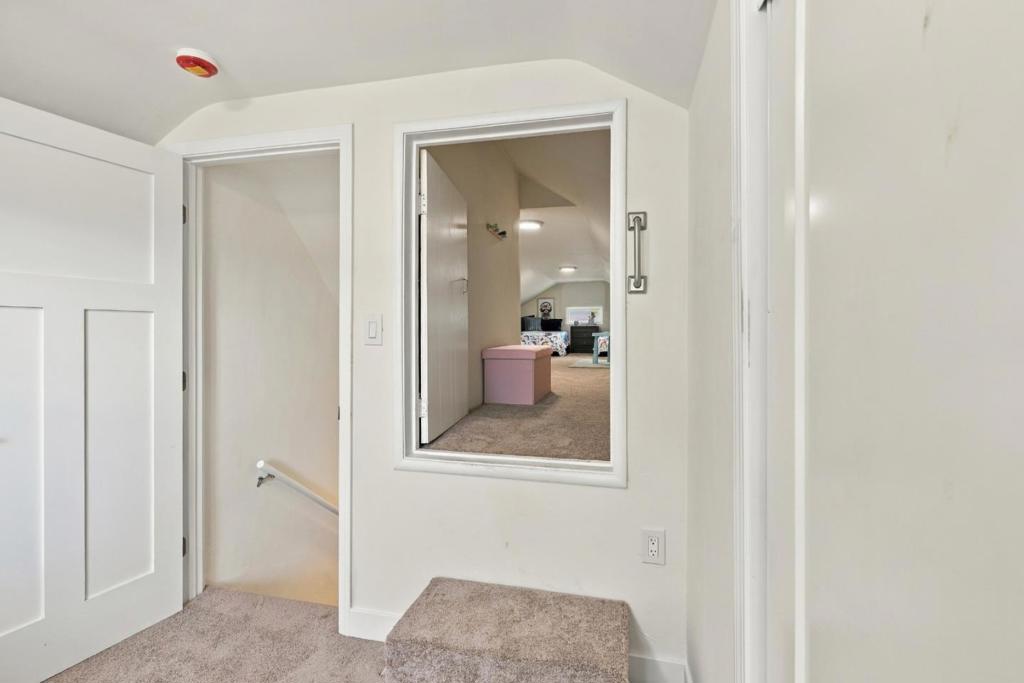 1121 Elmer Street Property Photo 19
