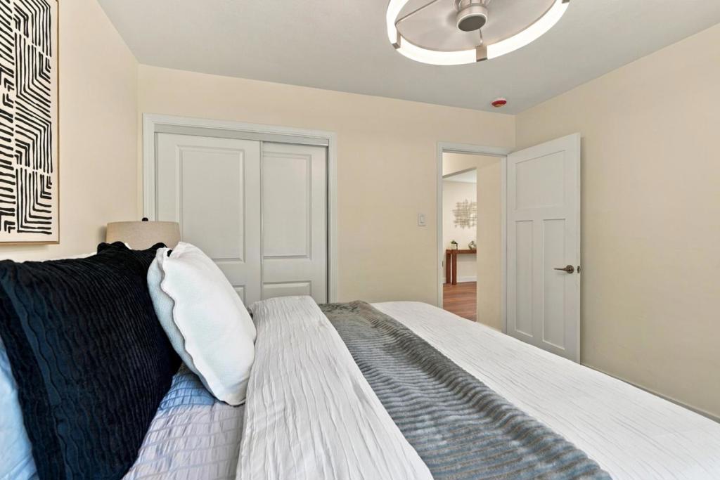 1121 Elmer Street Property Photo 25