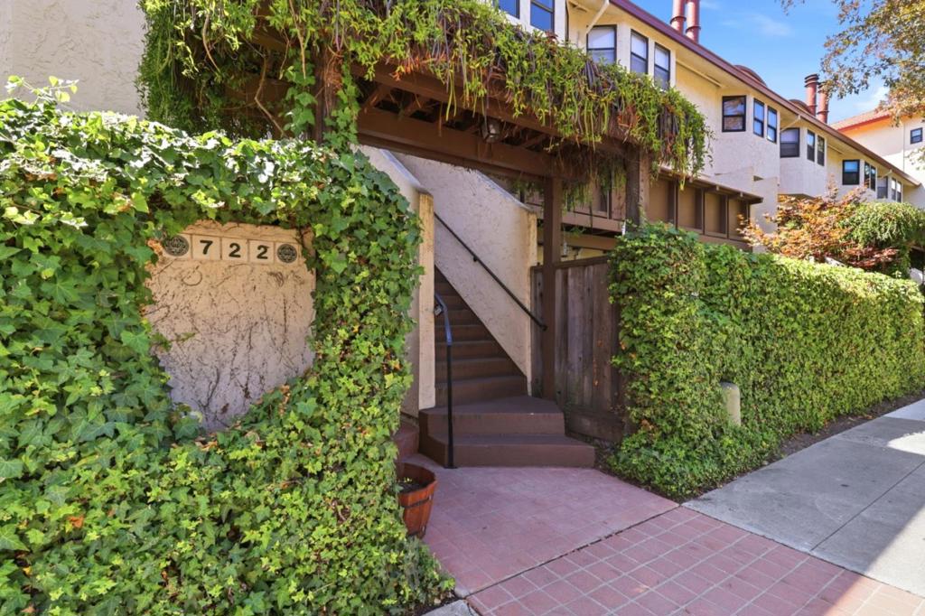 722 Ramona Street Property Photo 2